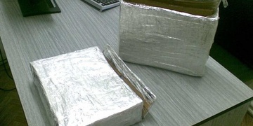 Sebe nacpal pervitinem, tašku alobalem a vyrazil krást