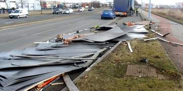 Pozor na Borských polích - kamion vysypal náklad