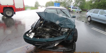 Řidič i jeho malá dcera utrpěli při nehodě zranění