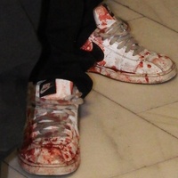 Muže a ženu seřezali přímo před Novým divadlem