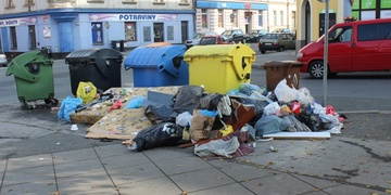 Čistá Plzeň, problémové lokality a uklízečka na pervitinu