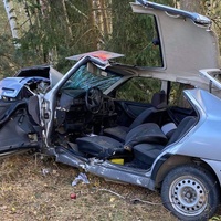 Zaklíněného řidiče vyprostili hasiči