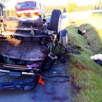 Silně opilý řidič havaroval a zranil sebe i dva spolujezdce