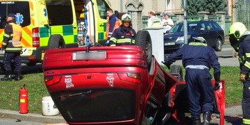 Opilý řidič způsobil nehodu a zranil celou rodinu i s dětmi