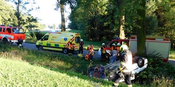 Dvě vážné nehody, šest zraněných a startoval i vrtulník LZS