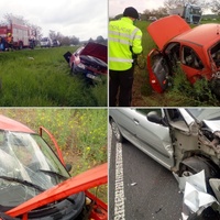 Náraz vozidlo vyrazil ze silnice, kde se poté převrátilo