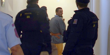 Obviněného z vraždy ženy v Křižíkovo sadech přivezli před chvílí k soudu
