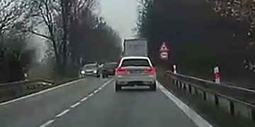 Bezohledným předjížděním v dešti ohrozil protijedoucí řidiče
