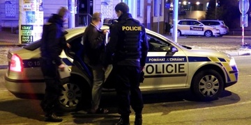 Silně opilý mladík ujel od nehody