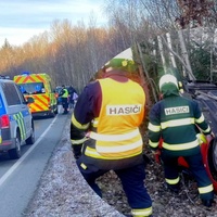 Aktualizováno: Rozrušená a také těžce opilá žena cestou od lékaře havarovala