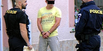 Známému obchodníku s pervitinem zavřeli krám