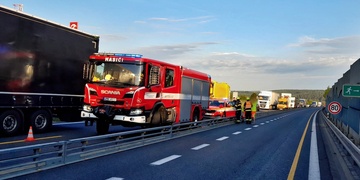 Střet dvou kamionů v místě zúžení dálnice