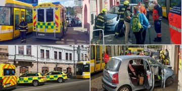 Střet tramvaje a osobního vozu v centru Plzně