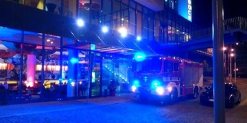 Hasiči zasahují v hotelu Angelo