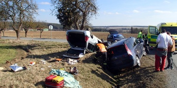 Včerejší nehody motocyklů, kola i aut