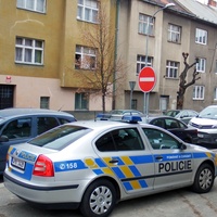 "Prosím pomozte mi!" napsal muž za okno
