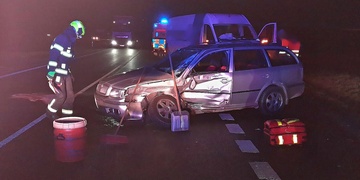 Řidič se otáčel na hlavním tahu, smetla ho dodávka