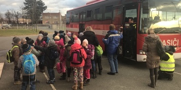 Kvůli požáru evakuovaly učitelky asi dvacet dětí