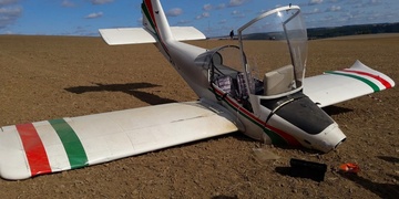 Nedaleko Plzně havarovalo letadlo