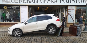 Pozor výtah aneb, když má řidička "blbej den"