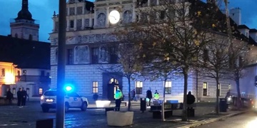 Pachatele přepadení ženy zadrželi krátce po činu pohotoví svědci