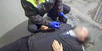 Na Klatovské třídě náhle zkolaboval chodec