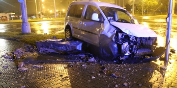 Řidič od nehody utekl