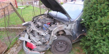 Silně opilý senior dvakrát havaroval