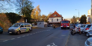 Střet motocyklu s nákladním vozem
