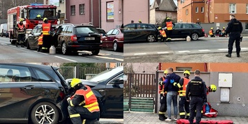 Střet tří vozů v Křimické ulici v Plzni
