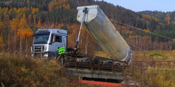 Korbu si prosím před vyjetím dejte dolů!