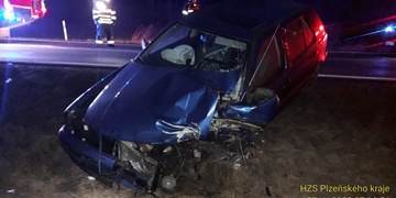 Ranní střet auta s kamionem