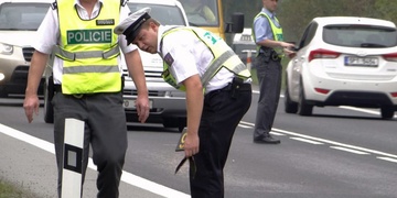 Opilci za volanty, ale rekordmani za řídítky