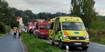 Motocyklista srazil malého chlapce a z místa ujel