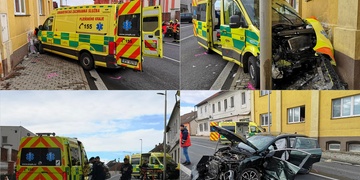 Při dnešní vážné dopravní nehodě byli zraněni dva záchranáři a policista
