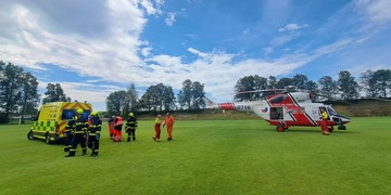 Muž si na cirkulárce uřízl ruku