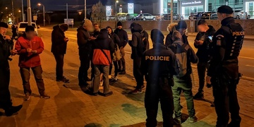 Třicet čtyři pokut a jeden muž v policejní cele