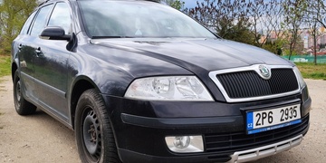 Hledá se Škoda Octavia odcizená v Komenského ulici