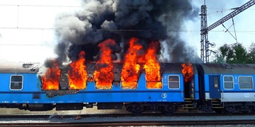 Požár vlaku v Plzni - stále aktualizujeme