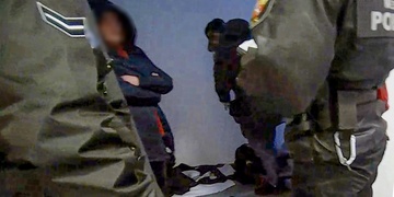 Dvojici, která se vloupala do místnosti řidičů, zadrželi strážníci
