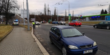 Auto srazilo chodkyni na Jateční