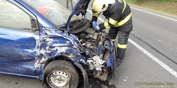 Nevěnovala se řízení, zranila protijedoucí řidičku