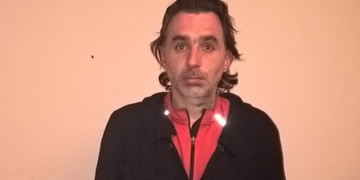 Policisté pátrají po tomto muži, je podezřelý z mravnostní trestné činnosti