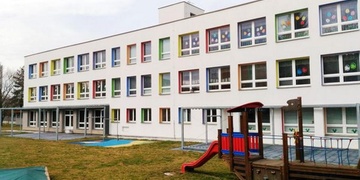 Pohotová učitelka v mateřské školce zachránila holčičku