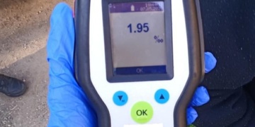 Přiopilý řidič způsobil nehodu, opilý cyklista zase napadl chodce