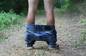 U obchodu si stáhl kalhoty a onanoval před ženou