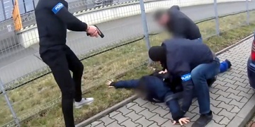 Policie uvolnila video z dopadení pachatele bombového útoku