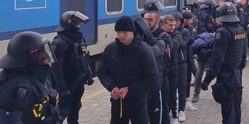 Budějovičáci prohráli ve vlaku s policií i v Plzni v Doosan Aréně