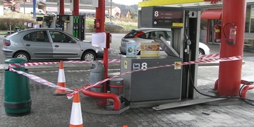 Nepozorný řidič vytopil čerpačku naftou