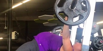 Zcela zbytečné zranění těhotné ženy